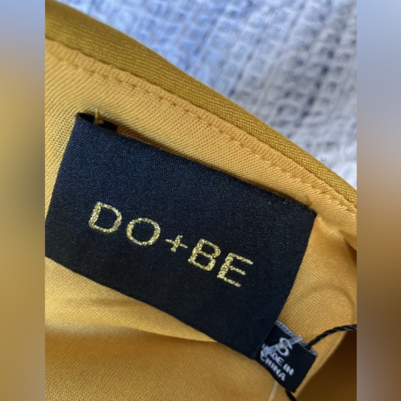 Deep V-neck romper - Picture 4 of 7